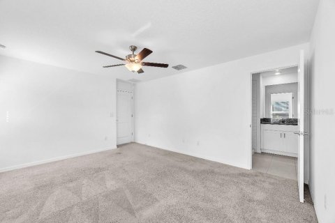 Villa ou maison à louer à Wimauma, Floride: 4 chambres, 171.03 m2 № 2165892 - photo 10