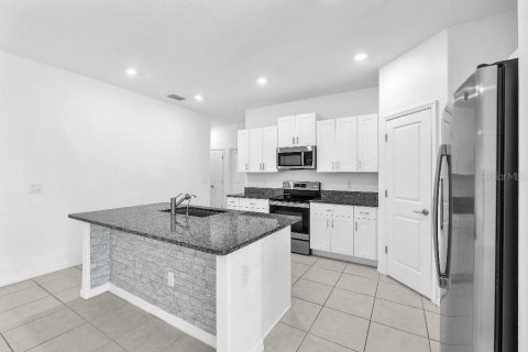 Villa ou maison à louer à Wimauma, Floride: 4 chambres, 171.03 m2 № 2165892 - photo 13