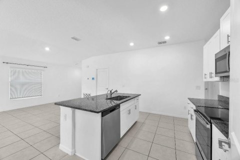 Villa ou maison à louer à Wimauma, Floride: 4 chambres, 171.03 m2 № 2165892 - photo 15