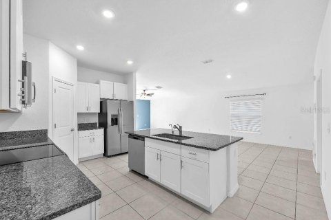 Villa ou maison à louer à Wimauma, Floride: 4 chambres, 171.03 m2 № 2165892 - photo 16