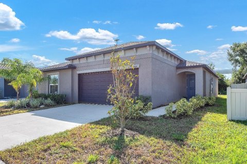 Villa ou maison à louer à Wimauma, Floride: 4 chambres, 171.03 m2 № 2165892 - photo 2