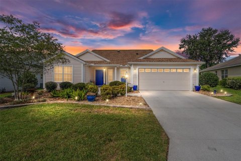 Casa en venta en The Villages, Florida, 3 dormitorios, 195.75 m2 № 1905471 - foto 1