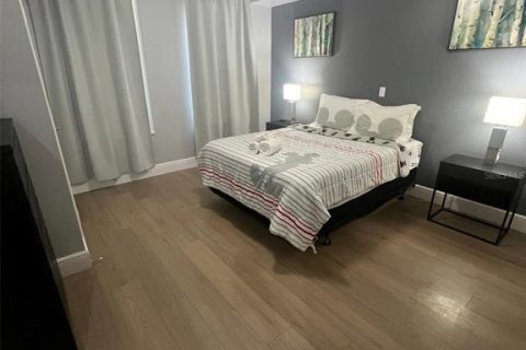 Condo in Four Corners, Florida, 3 bedrooms  № 1540318 - photo 18