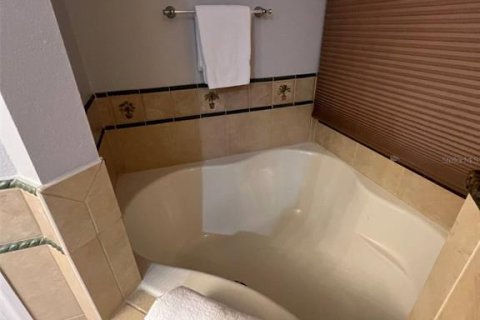 Condo in Four Corners, Florida, 3 bedrooms  № 1540318 - photo 17