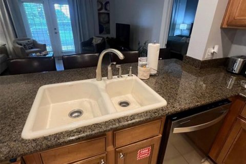 Condo in Four Corners, Florida, 3 bedrooms  № 1540318 - photo 8