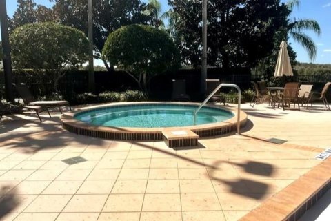 Condo in Four Corners, Florida, 3 bedrooms  № 1540318 - photo 24