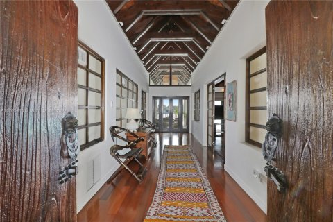 House in Miami Beach, Florida 6 bedrooms, 478.08 sq.m. № 1458853 - photo 16