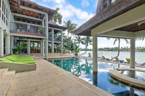 House in Miami Beach, Florida 6 bedrooms, 478.08 sq.m. № 1458853 - photo 6