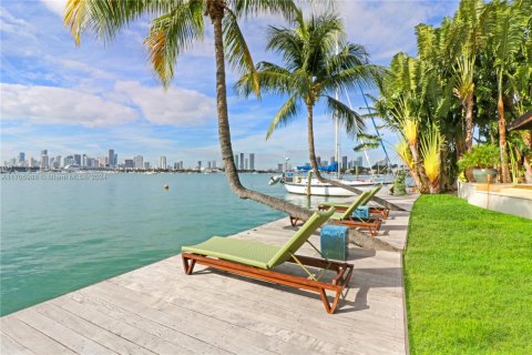 House in Miami Beach, Florida 6 bedrooms, 478.08 sq.m. № 1458853 - photo 7
