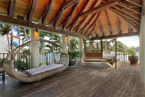 House in Miami Beach, Florida 6 bedrooms, 478.08 sq.m. № 1458853 - photo 24