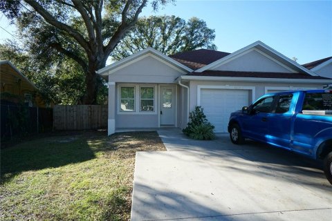 Adosado en alquiler en Tampa, Florida, 3 dormitorios, 120.12 m2 № 1910478 - foto 1