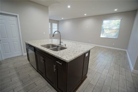 Adosado en alquiler en Tampa, Florida, 3 dormitorios, 120.12 m2 № 1910478 - foto 7