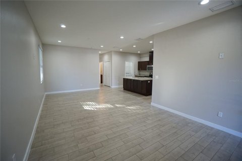 Adosado en alquiler en Tampa, Florida, 3 dormitorios, 120.12 m2 № 1910478 - foto 4