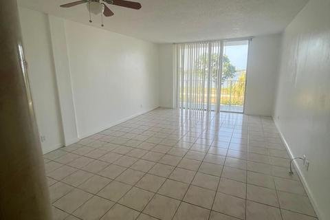 Condo in West Palm Beach, Florida, 1 bedroom № 2378771 - photo 4