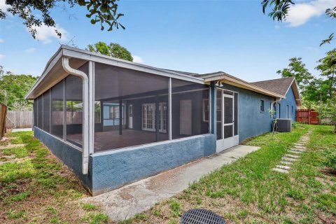 House in Tampa, Florida 4 bedrooms, 240.62 sq.m. № 1801752 - photo 22