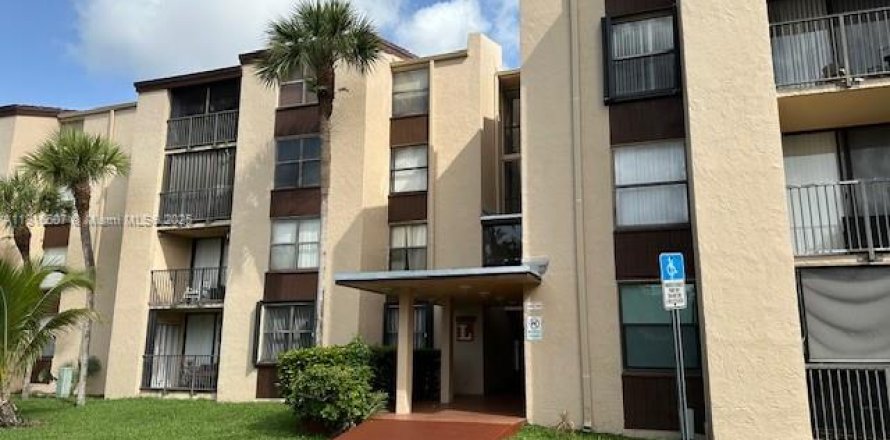 Condominio en Miami, Florida, 3 dormitorios  № 2013293