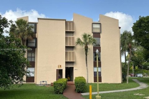 Condominio en venta en Miami, Florida, 3 dormitorios, 112.32 m2 № 2013293 - foto 2