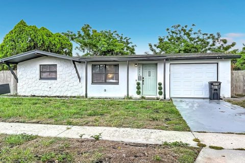 Casa en Holiday, Florida 2 dormitorios, 75.81 m2 № 2205462