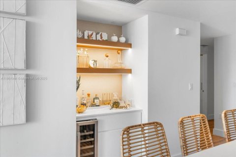 Condo in Bay Harbor Islands, Florida, 3 bedrooms  № 1892215 - photo 26