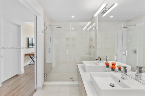 Condo in Bay Harbor Islands, Florida, 3 bedrooms  № 1892215 - photo 22