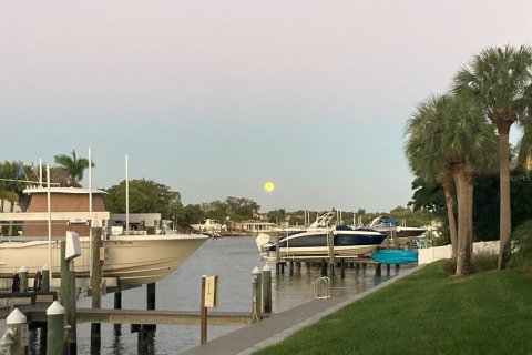 Adosado en venta en Indian Rocks Beach, Florida, 3 dormitorios, 153.85 m2 № 2100019 - foto 5