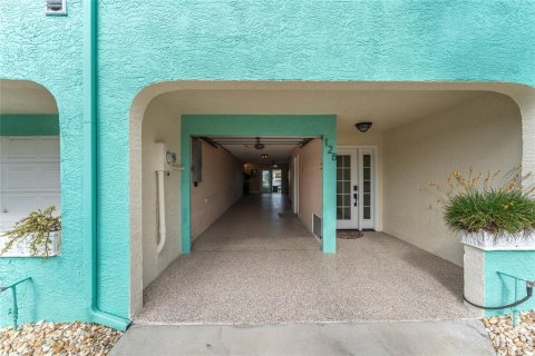 Adosado en venta en Indian Rocks Beach, Florida, 3 dormitorios, 153.85 m2 № 2100019 - foto 9
