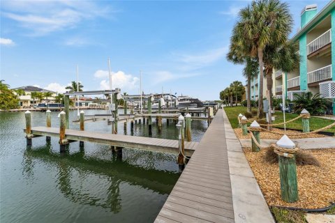 Adosado en venta en Indian Rocks Beach, Florida, 3 dormitorios, 153.85 m2 № 2100019 - foto 7