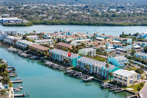 Adosado en venta en Indian Rocks Beach, Florida, 3 dormitorios, 153.85 m2 № 2100019 - foto 2
