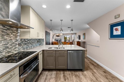 Adosado en venta en Indian Rocks Beach, Florida, 3 dormitorios, 153.85 m2 № 2100019 - foto 28