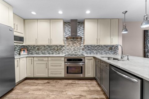 Adosado en venta en Indian Rocks Beach, Florida, 3 dormitorios, 153.85 m2 № 2100019 - foto 25