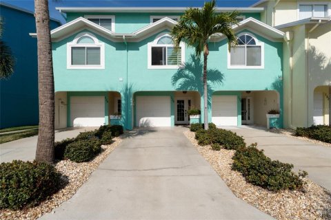 Adosado en venta en Indian Rocks Beach, Florida, 3 dormitorios, 153.85 m2 № 2100019 - foto 8