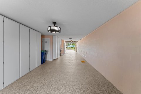 Adosado en venta en Indian Rocks Beach, Florida, 3 dormitorios, 153.85 m2 № 2100019 - foto 14