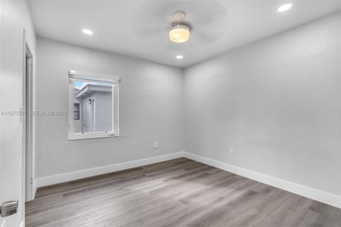 Villa ou maison à louer à Miami Springs, Floride: 3 chambres, 171.68 m2 № 2041707 - photo 9