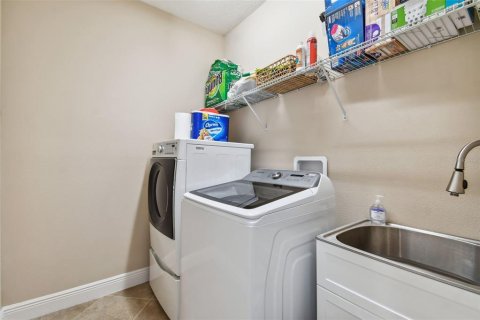 Casa en alquiler en Wesley Chapel, Florida, 5 dormitorios, 314.1 m2 № 1895207 - foto 25