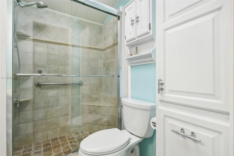 Apartment in Jensen Beach, Florida 2 bedrooms, 37.53 sq.m. № 1942780 - photo 17