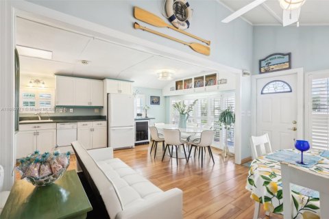 Apartment in Jensen Beach, Florida 2 bedrooms, 37.53 sq.m. № 1942780 - photo 6