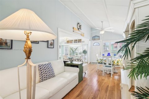 Apartment in Jensen Beach, Florida 2 bedrooms, 37.53 sq.m. № 1942780 - photo 12