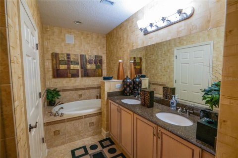 Condo in Orlando, Florida, 3 bedrooms  № 1559306 - photo 23