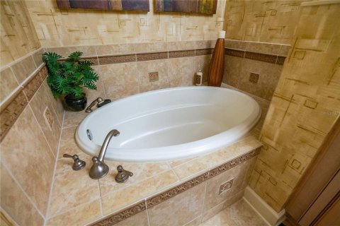 Condo in Orlando, Florida, 3 bedrooms  № 1559306 - photo 24
