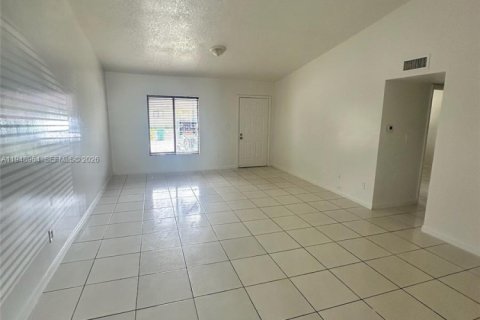 Снять в аренду виллу или дом в Хомстед, Флорида 3 спальни, 105.91м2, № 2004723 - фото 15