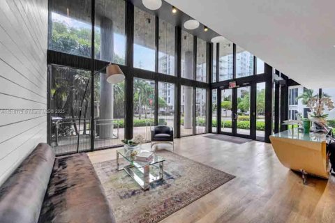Condo in Miami, Florida, 2 bedrooms  № 2060172 - photo 24
