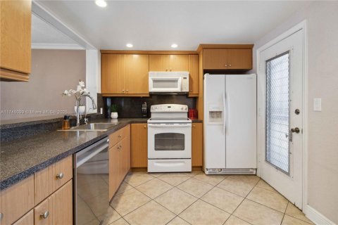 Copropriété à vendre à Hallandale Beach, Floride: 2 chambres, 101.45 m2 № 1896104 - photo 9
