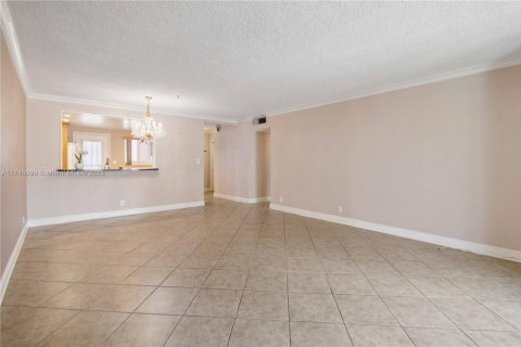 Copropriété à vendre à Hallandale Beach, Floride: 2 chambres, 101.45 m2 № 1896104 - photo 5