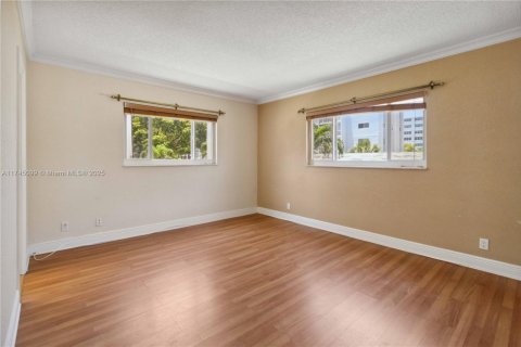 Copropriété à vendre à Hallandale Beach, Floride: 2 chambres, 101.45 m2 № 1896104 - photo 12