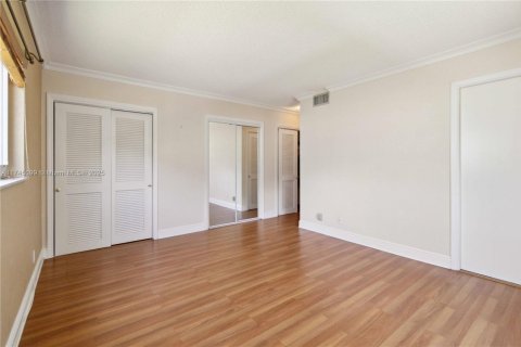 Copropriété à vendre à Hallandale Beach, Floride: 2 chambres, 101.45 m2 № 1896104 - photo 13
