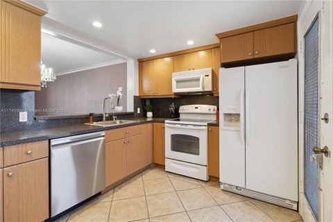 Copropriété à vendre à Hallandale Beach, Floride: 2 chambres, 101.45 m2 № 1896104 - photo 10