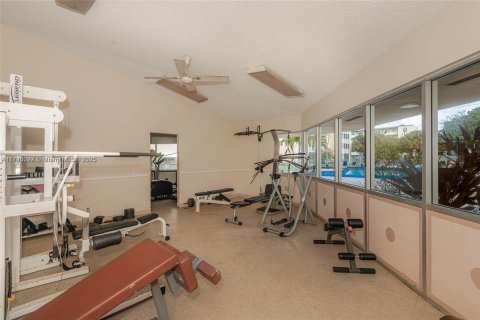 Copropriété à vendre à Hallandale Beach, Floride: 2 chambres, 101.45 m2 № 1896104 - photo 28