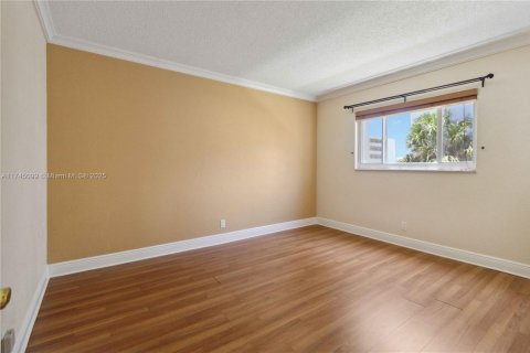 Copropriété à vendre à Hallandale Beach, Floride: 2 chambres, 101.45 m2 № 1896104 - photo 18