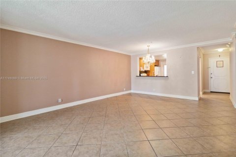 Copropriété à vendre à Hallandale Beach, Floride: 2 chambres, 101.45 m2 № 1896104 - photo 2