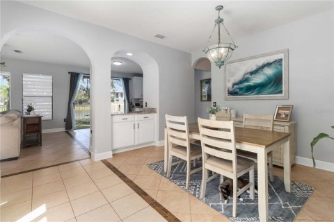 House in Merrit Island, Florida 5 bedrooms, 279.08 sq.m. № 2394384 - photo 11